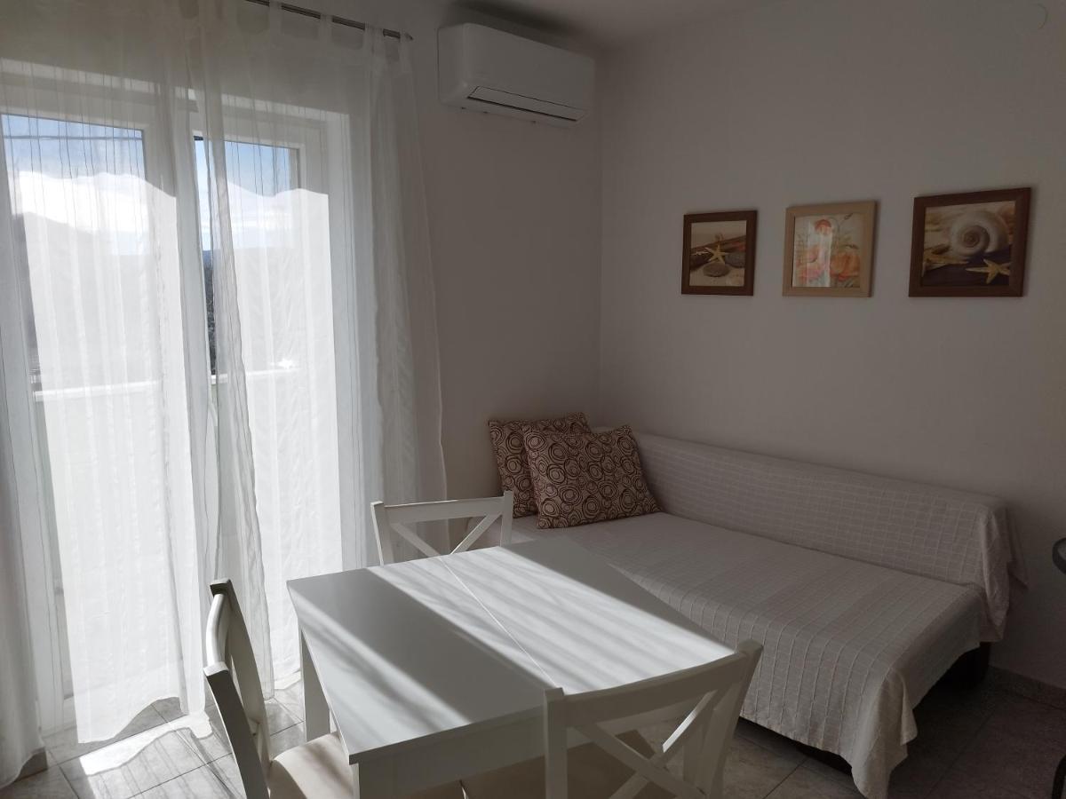 Apartments Valeria Kaštela 外观 照片